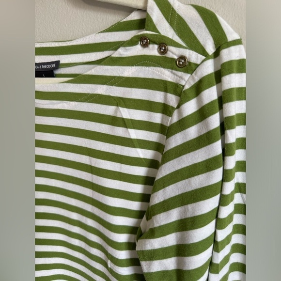 Chelsea & Theodore Women’s Green and White Striped 3/4 Sleeve Top Size L - Picture 2 of 6